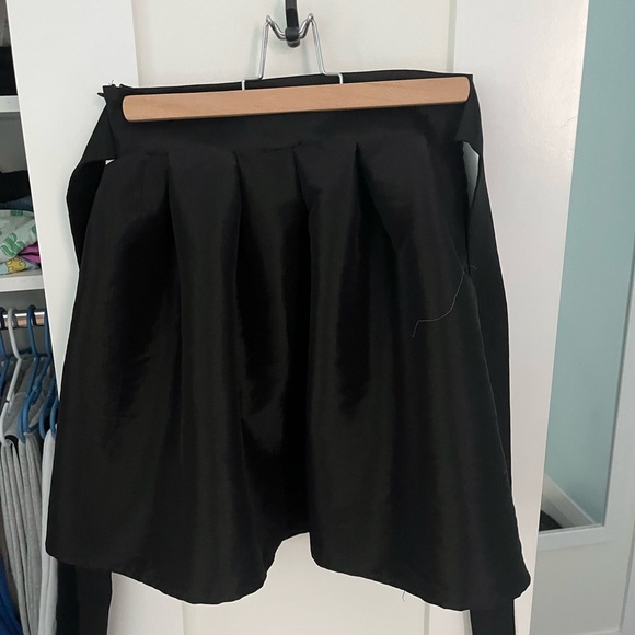 Balloon skirt with bow tie - Picture 3 of 4